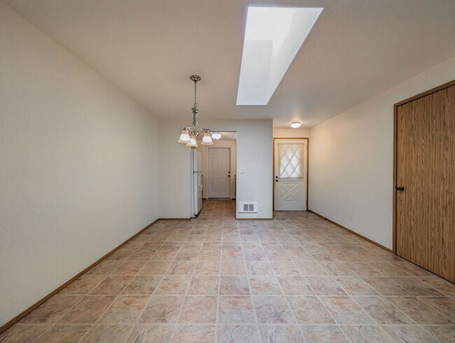 Building Photo - 9114 44th Dr NE