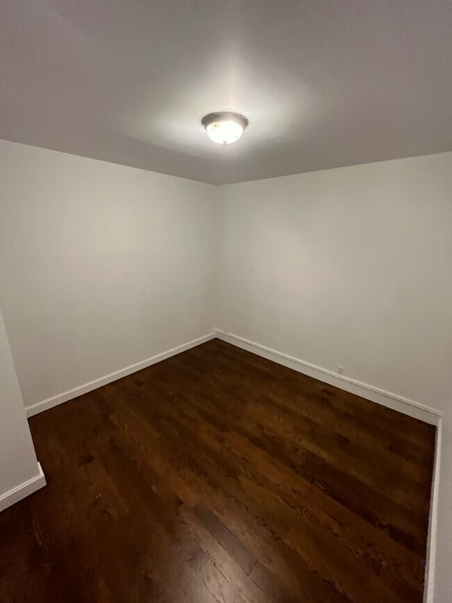 Bedroom - 6862 76th St
