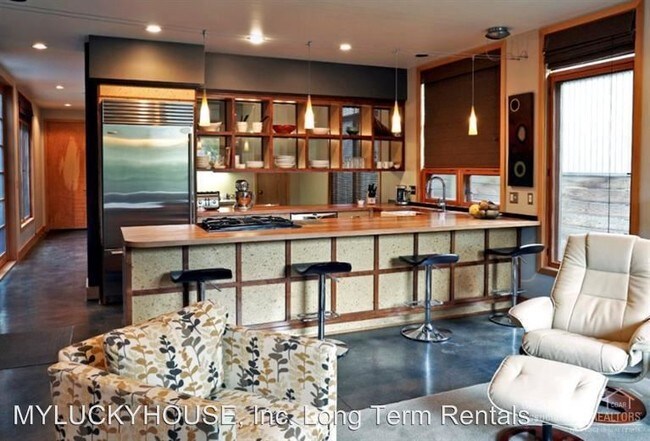 Foto del edificio - 1229 NW Newport Ave