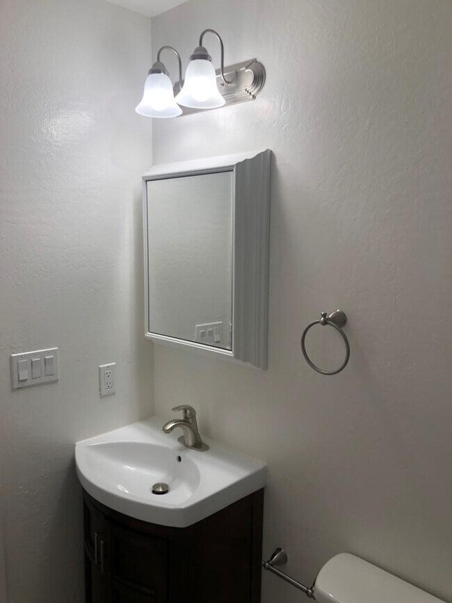 Foto del edificio - 1 bedroom in Oakland CA 94606