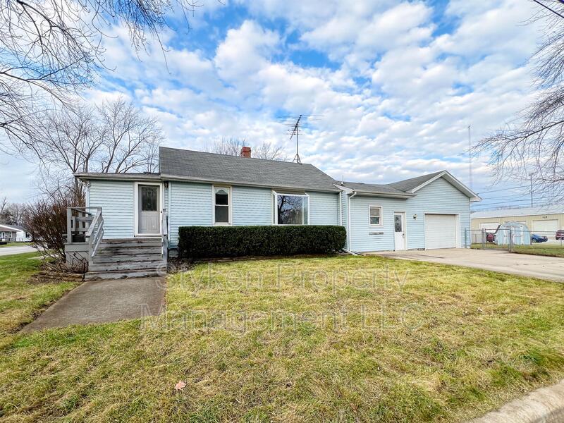 Primary Photo - 396 S Fulton Ave