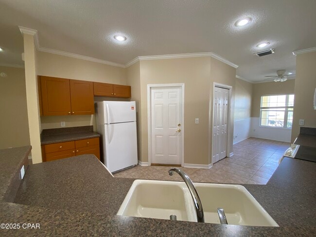 Foto del edificio - 3421 Cherry Ridge Rd