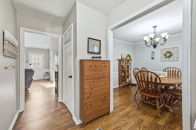 Foto del edificio - 7519 Greenlawn Rd