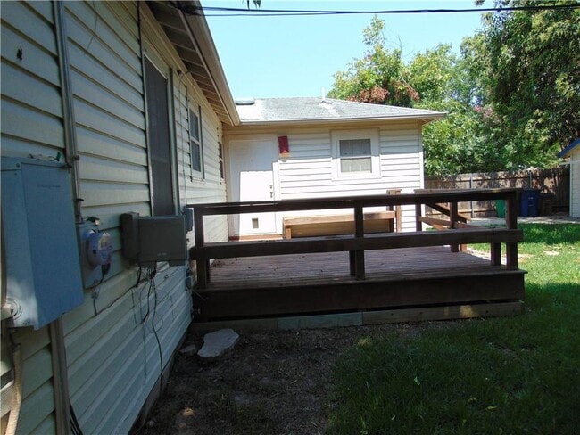 Building Photo - 1508 Richcreek Rd