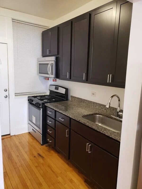 Foto del edificio - 4338-4344 N Milwaukee Ave