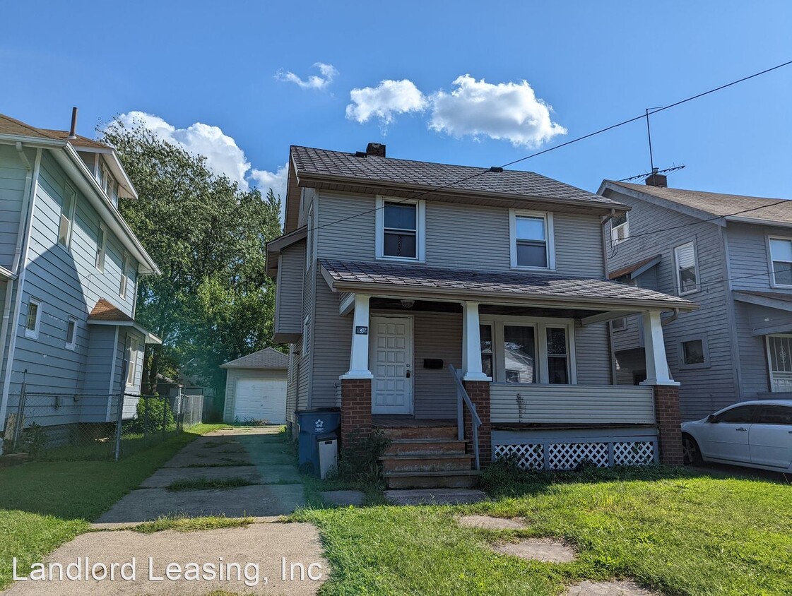 Primary Photo - 4 br, 1.5 bath House - 835 W. 19th Street