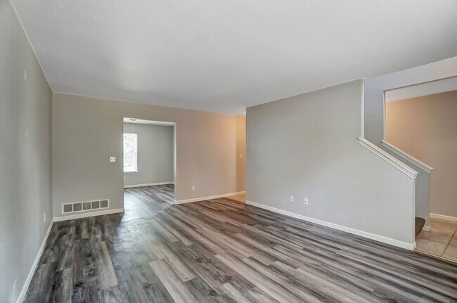 Foto del edificio - 3612 Willow Run Dr