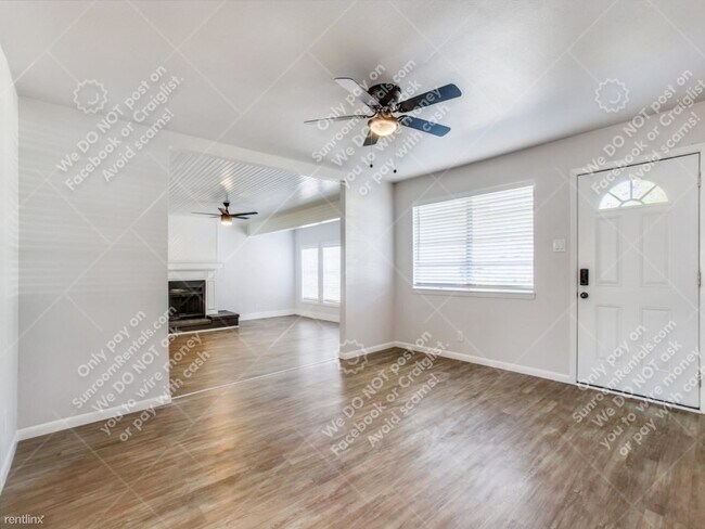 Foto del edificio - 3 br, 2 bath House - 114 Roma Dr