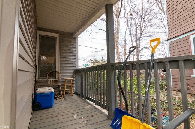 Foto del edificio - 5 br, 2 bath House - 48 Pratt St