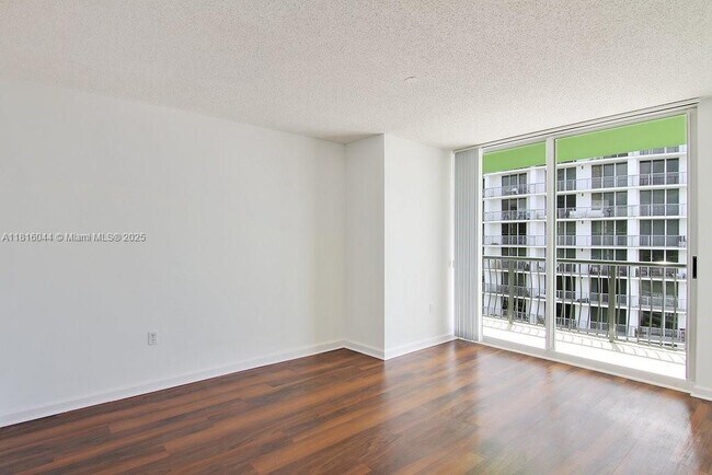 Building Photo - 1756 N Bayshore Dr