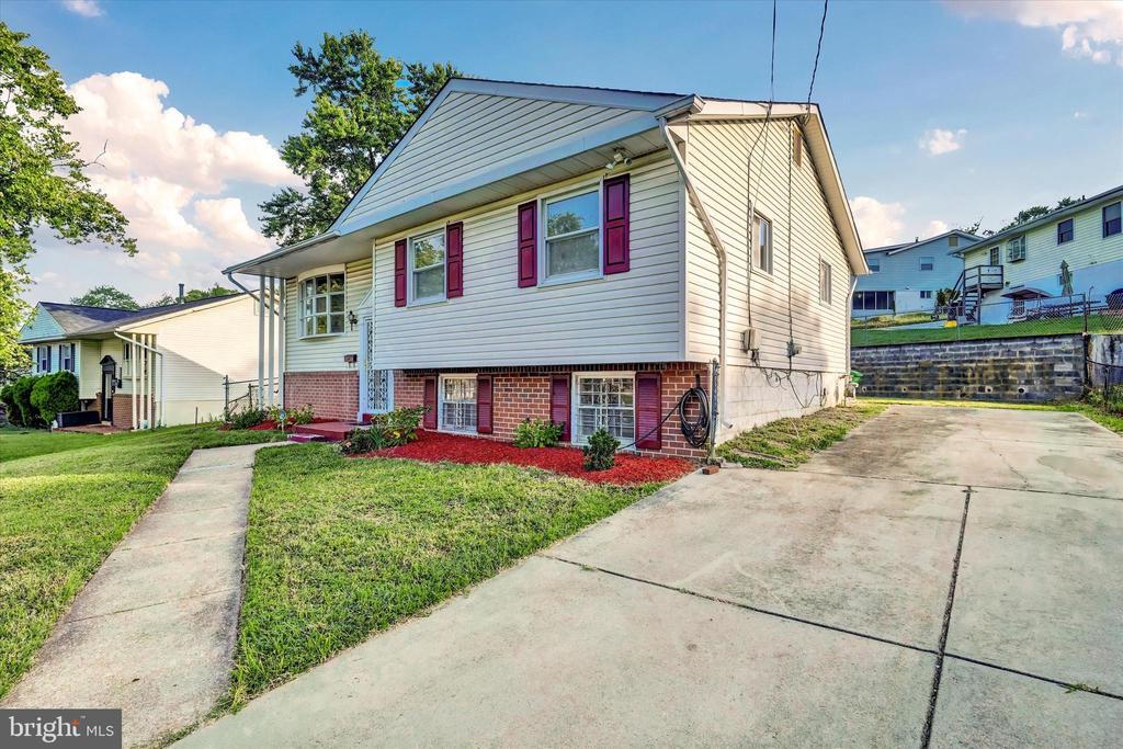 Foto principal - 6812 Pepper St