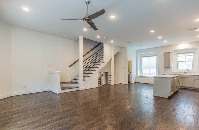 Building Photo - 5807 Bryan Pkwy