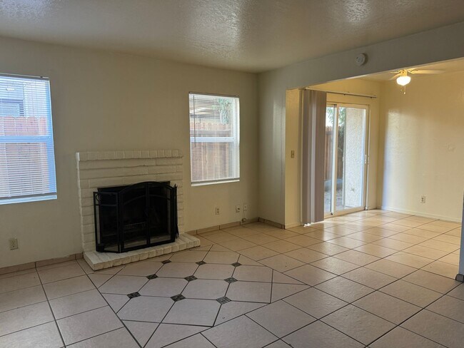 Foto del edificio - 2528-2530 Plantation Pl