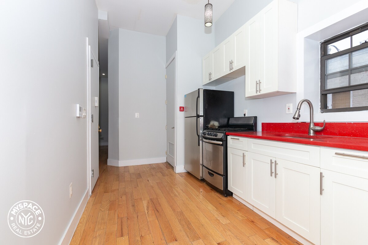 Primary Photo - 41 Granite St