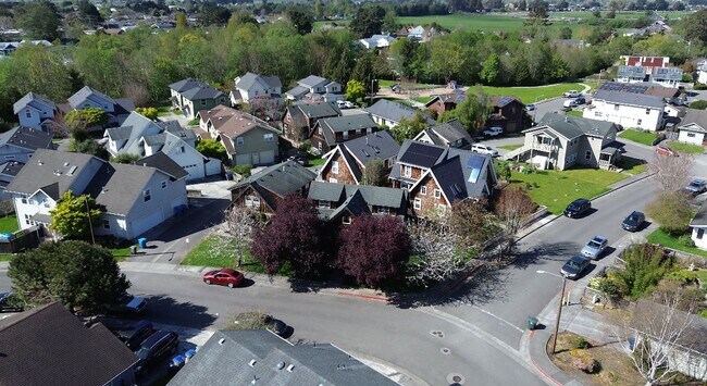 Building Photo - Two Story Custom Home in Arcata!