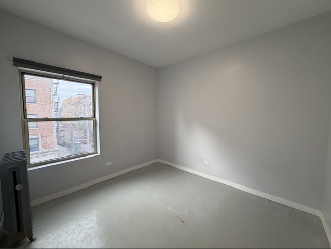Building Photo - 4700 N Racine Ave