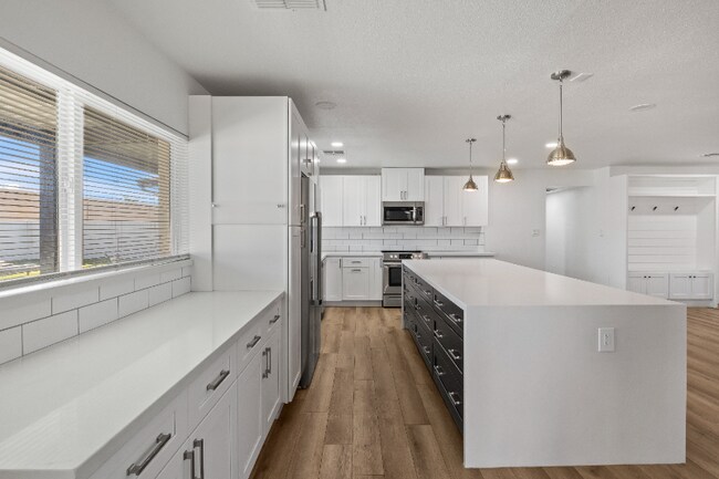 Foto del edificio - 2166 E Greenway Dr