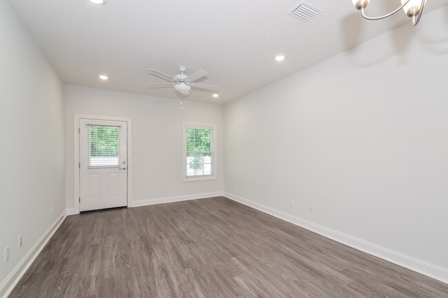 Building Photo - 1124 Walker Point Way