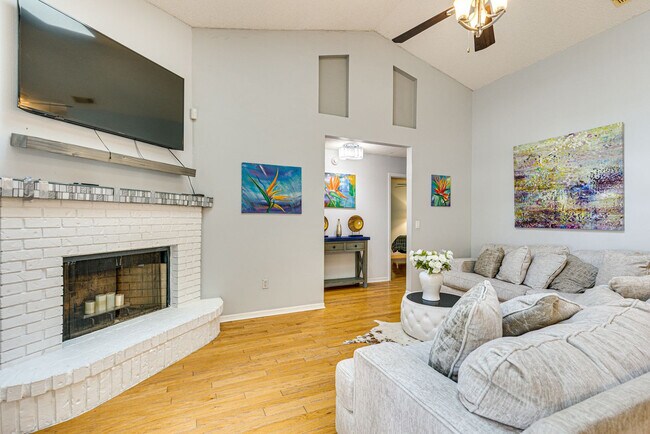 Building Photo - 4955 Southfork Ranch Dr