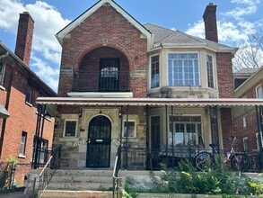 Building Photo - 2943 Leslie St