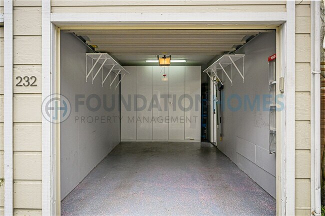 Foto del edificio - 232 Miller Ave