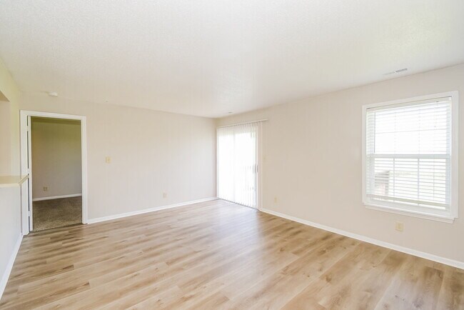 Foto del edificio - 2822 Woodfield Blvd