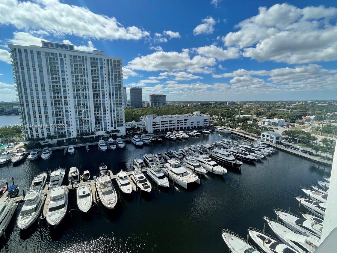 17301 Biscayne Blvd Unit 1205, North Miami Beach, FL 33160 Condo for