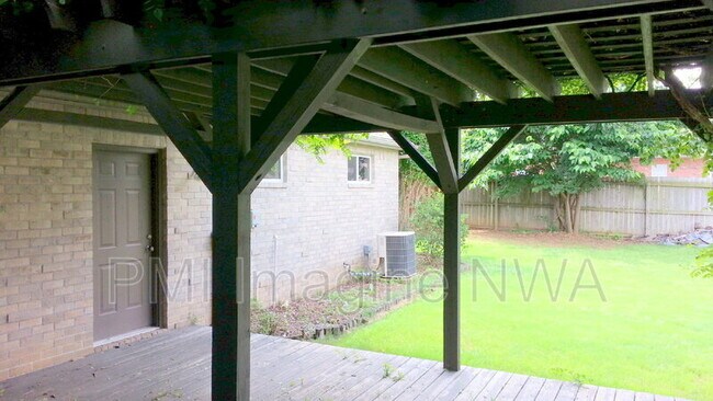 Building Photo - 4747 Mayflower Ct