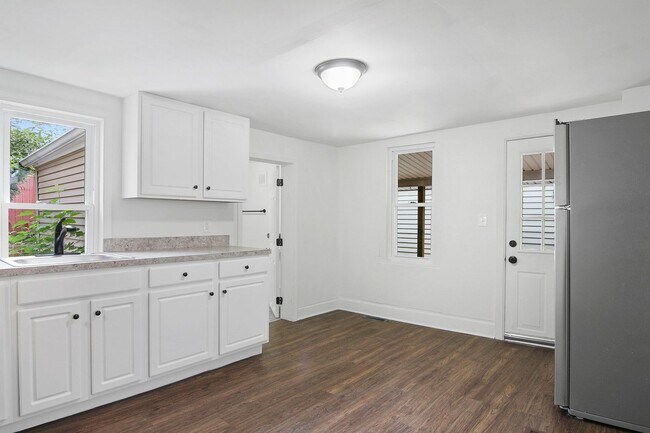 Foto del edificio - Bright and Cozy 2 Bedroom, 1 Bath Home in Middletown!