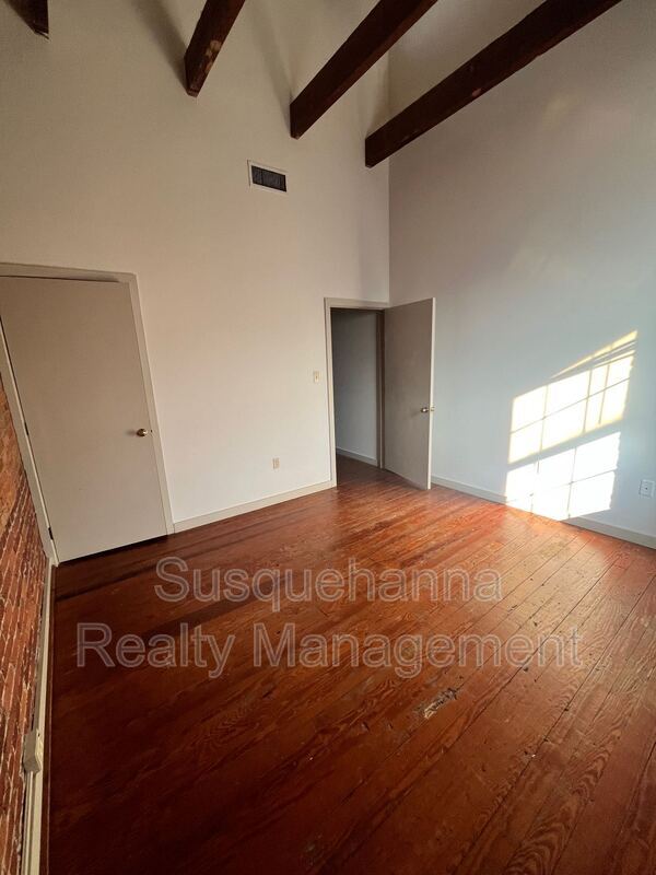 Building Photo - 402 W Frederick St