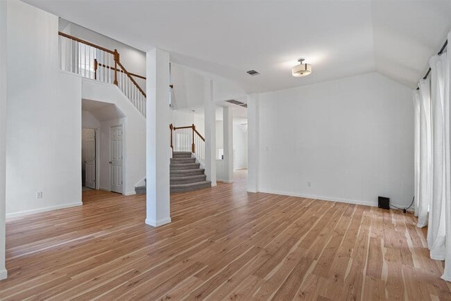 Building Photo - 100 Parque Cir