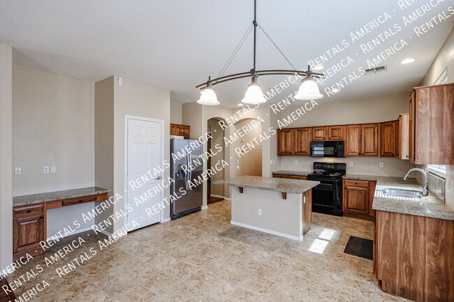 Building Photo - 6974 S Scott Dr