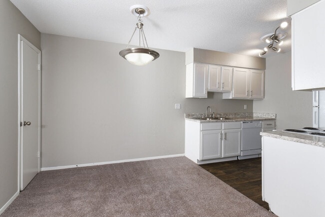 Building Photo - Valley Station Apartment Homes