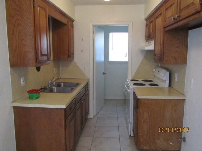 Building Photo - 2720 SW 74th St