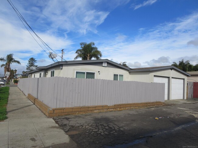 Building Photo - 1503 E Puls St