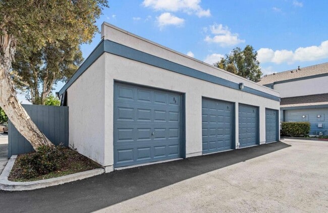 Building Photo - Great 2 Bedroom in Quiet Community