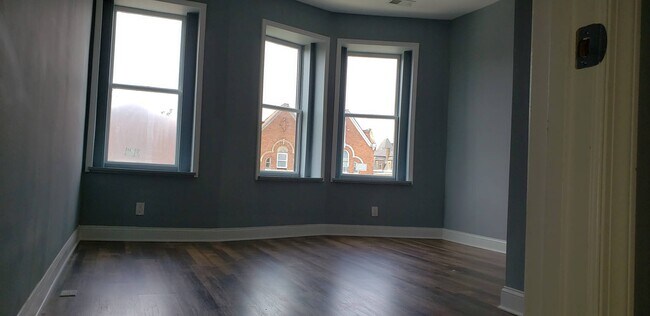 Foto del edificio - 2327 Linden Ave