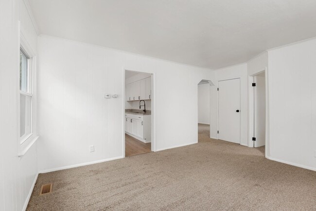 Foto del edificio - 6838 Republic