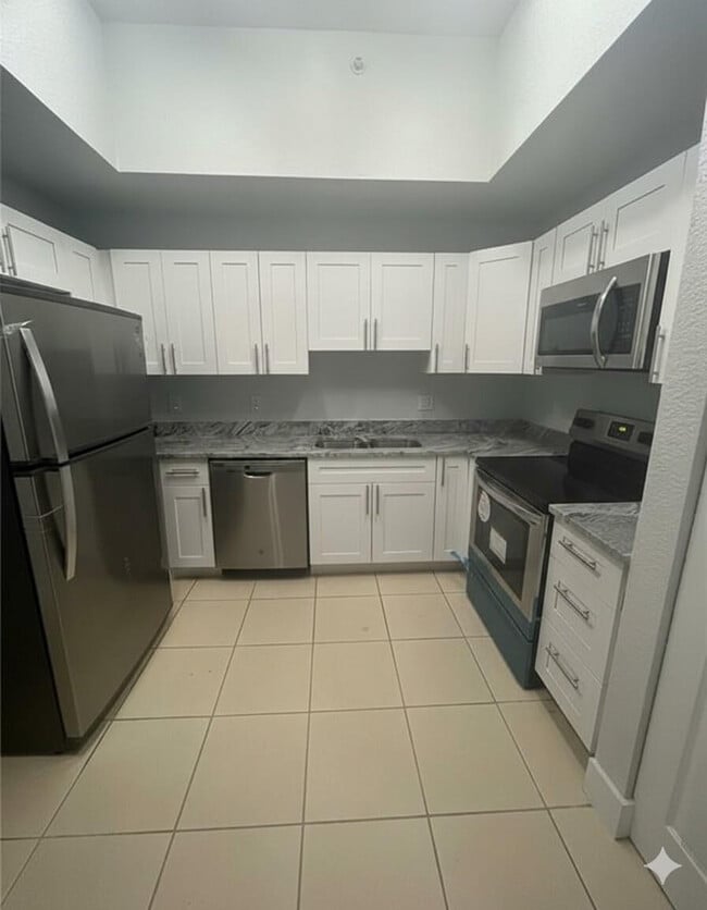 Foto del edificio - 2801 Riverside Dr