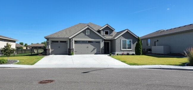Building Photo - 3125 Deserthawk Lp