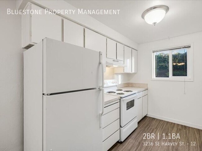 Building Photo - 3236 SE Harvey St