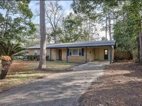 Building Photo - 2093 Greenwood Dr