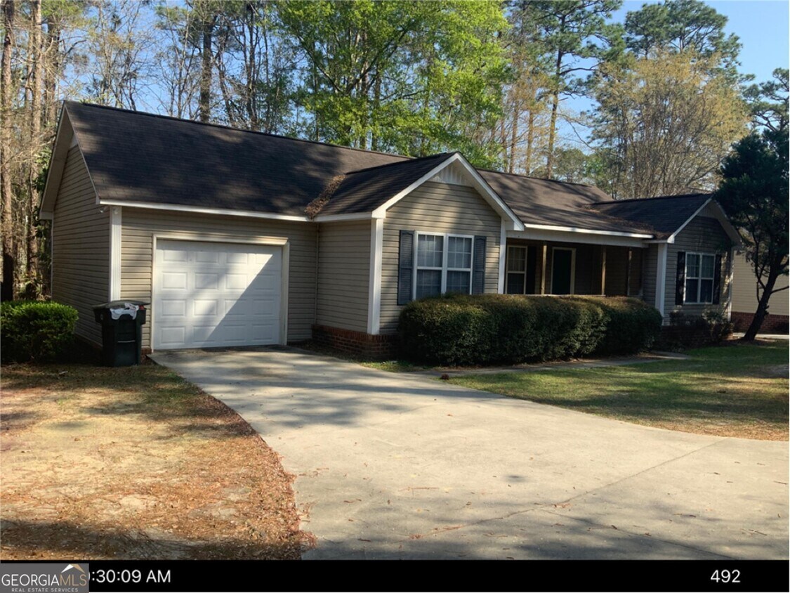 Foto principal - 301 Aldred Ave