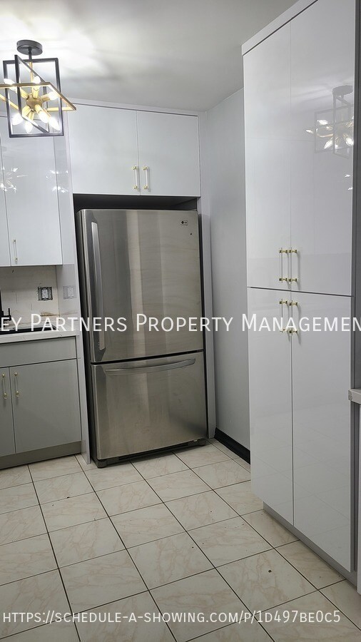 Foto del edificio - 2500 Parkview Dr