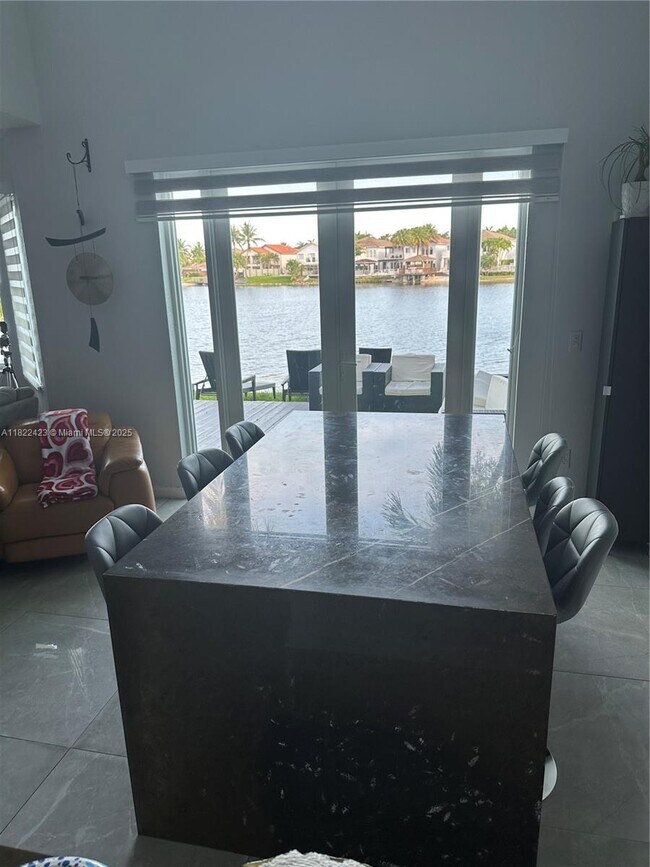 Foto del edificio - 11148 NW 73rd St