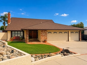 Building Photo - 412 Trent Ln