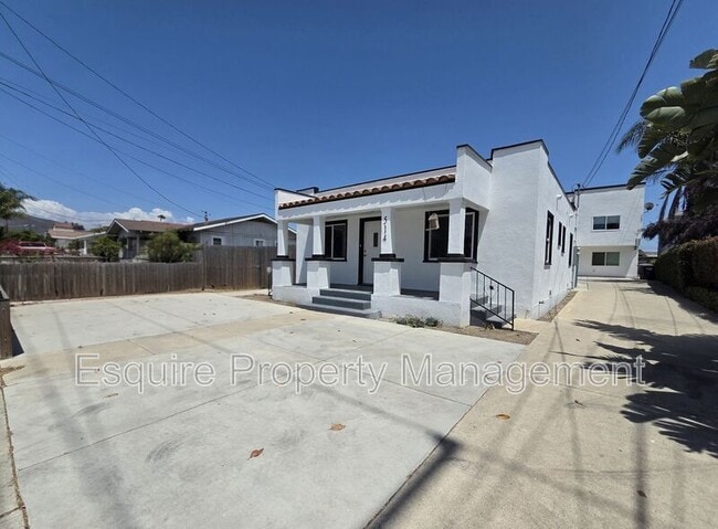 Building Photo - 514 S Seaward Ave