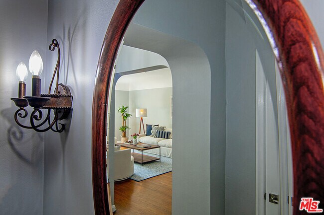 Foto del edificio - 157 S Mansfield Ave