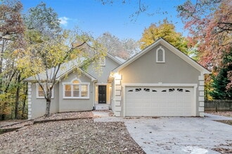 Building Photo - 107 Springwater Trce