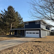 Building Photo - 2239-2239 N Thompson Rd